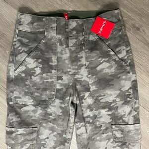 spanx NWT camo cargo pants